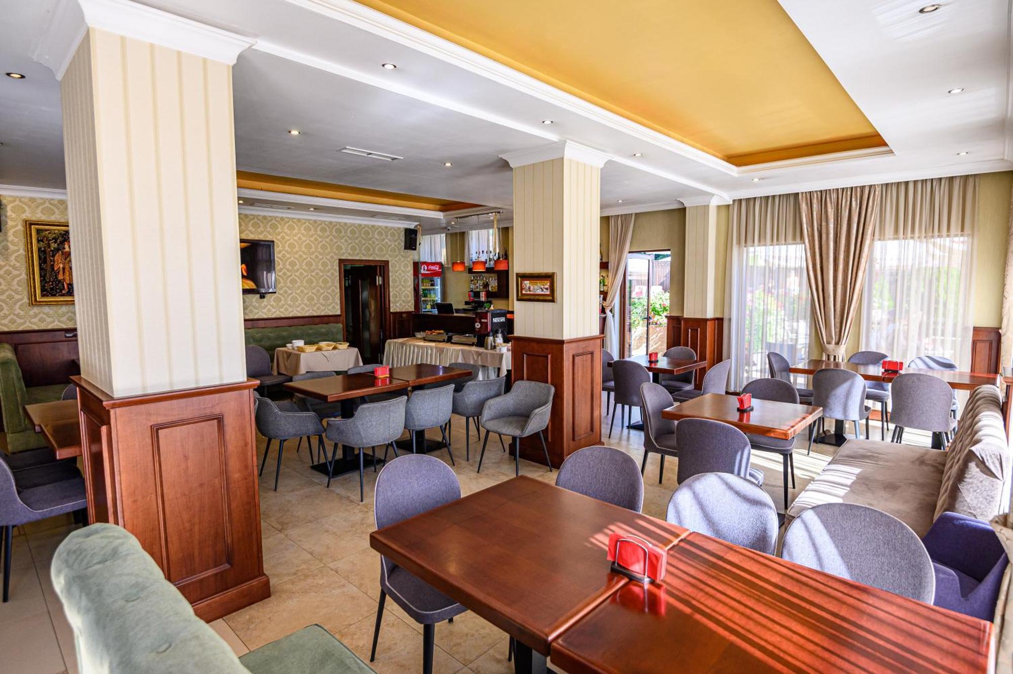 Aquilon Hotel & Thermal Pools Banya  Esterno foto
